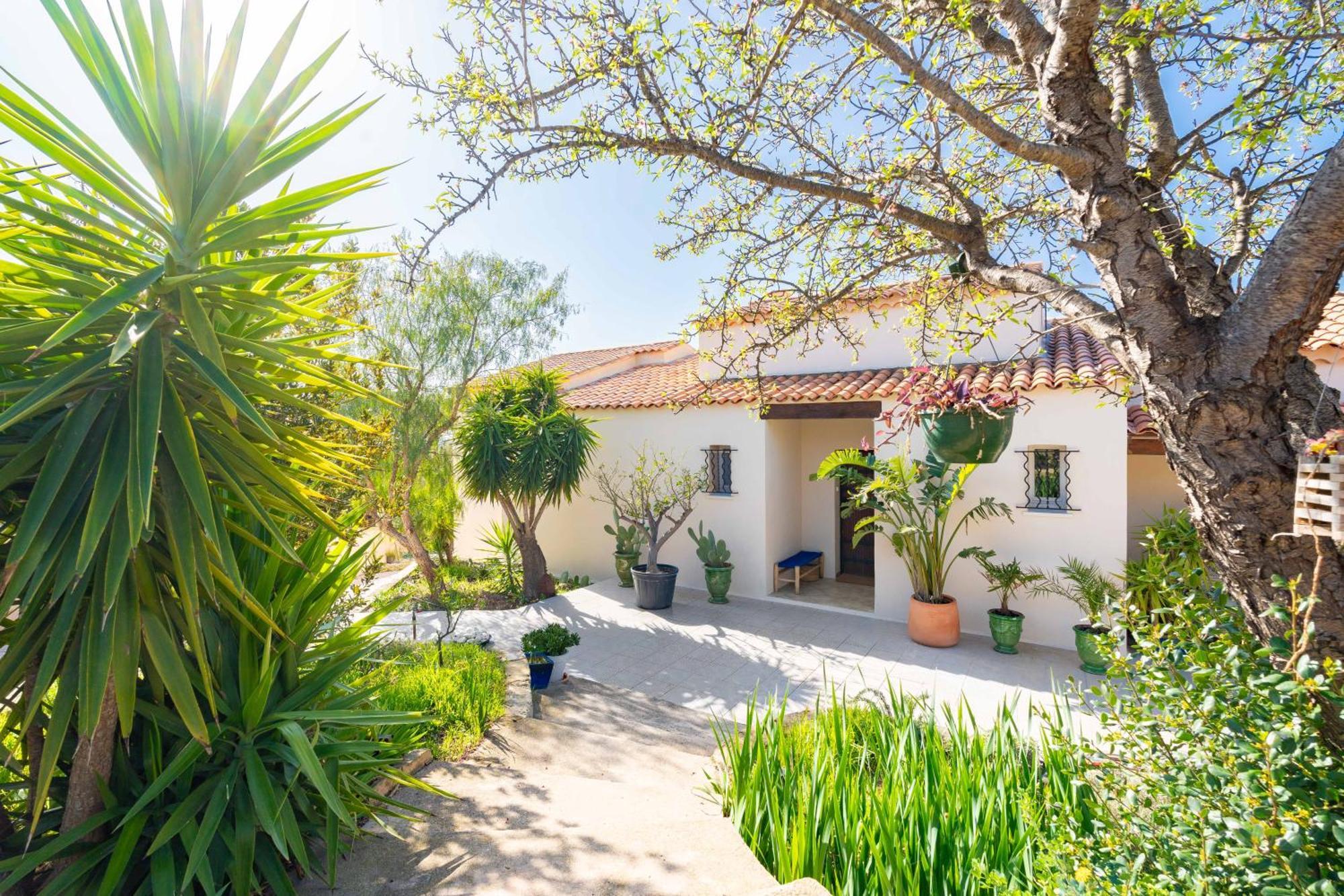 Les Cactus Bleus Bed and Breakfast Sausset-les-Pins Εξωτερικό φωτογραφία