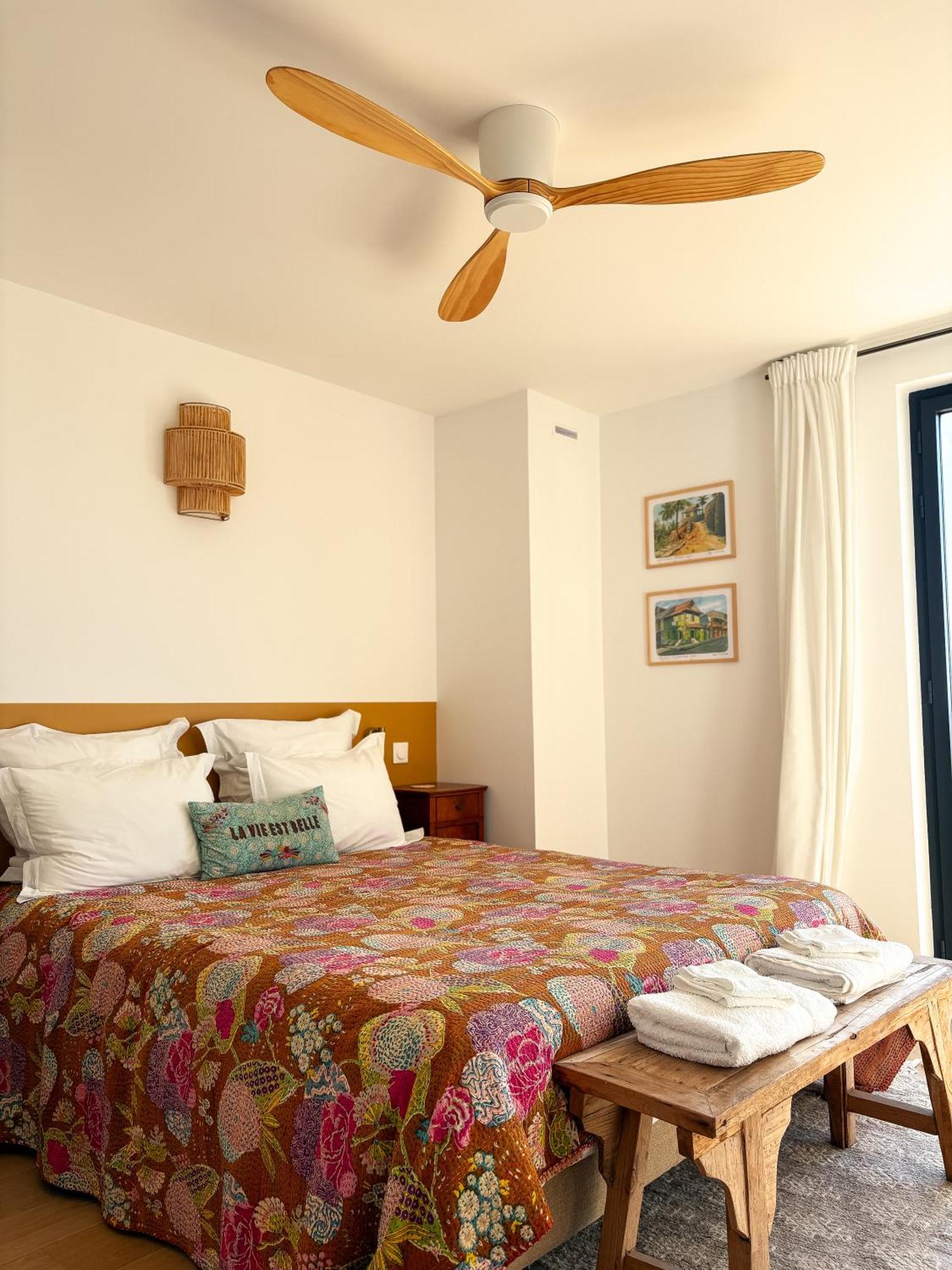 Les Cactus Bleus Bed and Breakfast Sausset-les-Pins Εξωτερικό φωτογραφία